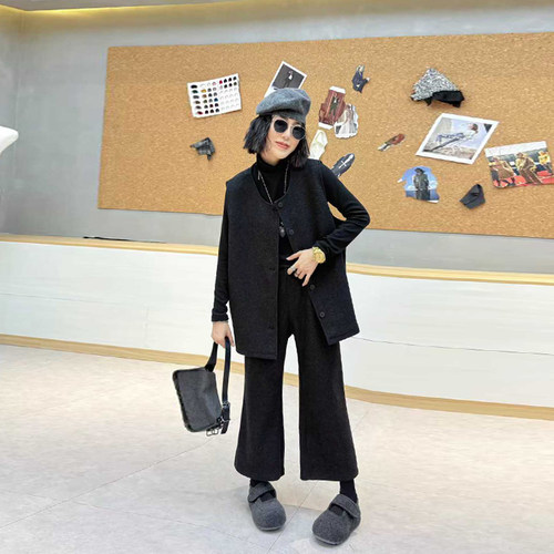 圆领马甲（两件套）阔腿九分裤子