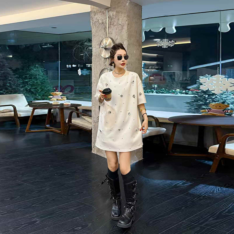 圆领短袖亮钻花朵上衣