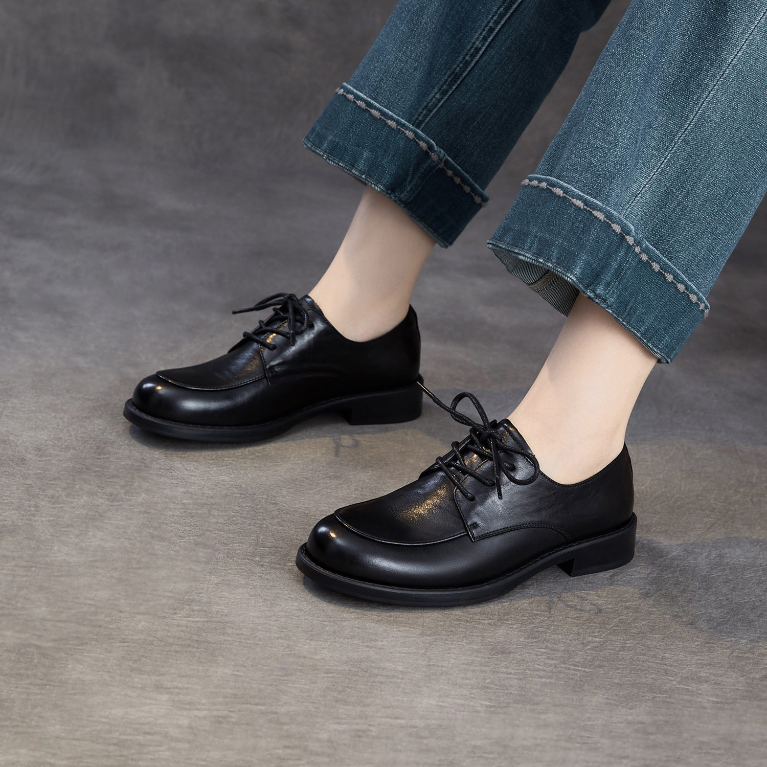 真皮女鞋低跟平跟系带乐福鞋26年春秋新款牛皮深口黑色通勤单鞋女