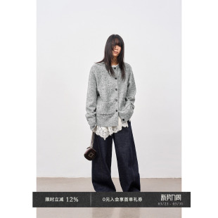 毛衣 羊毛复古花纱绞花圆领刻撞色logo刻字扣宽松版 Veega Chic