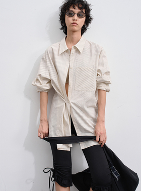 Veega Chic 条纹休闲系扣两穿设计阔版长袖衬衫