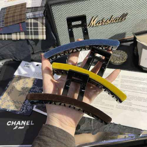 韩国2025秋新款彩色丝绒抓夹大号发量多鲨鱼夹女网红后脑勺盘发夹