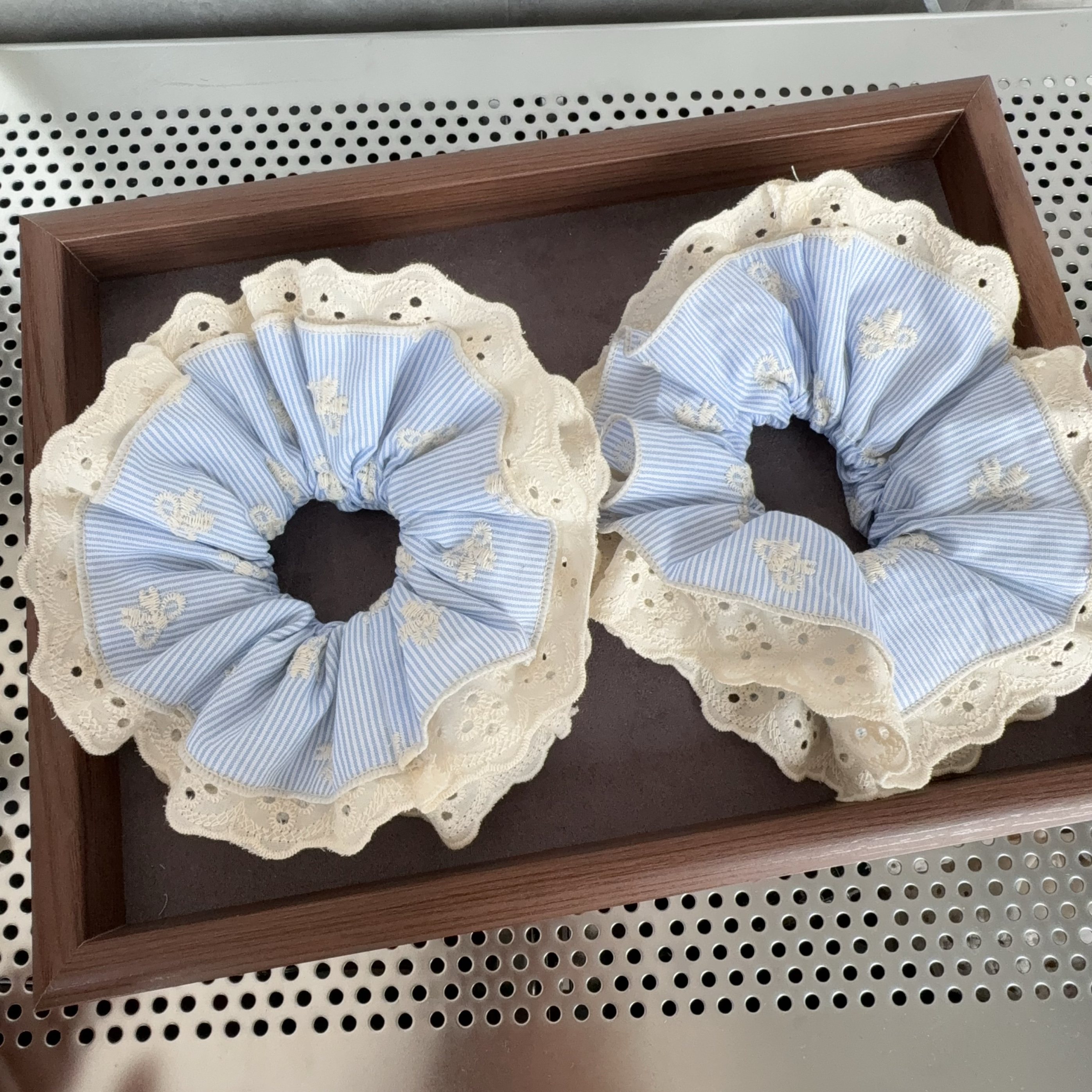 蓝色条纹刺绣蝴蝶结蕾丝双层大肠发圈女慵懒风丸子头皮筋马尾发绳