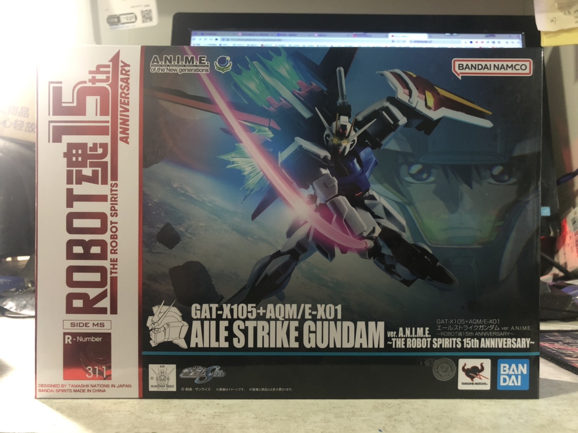 万代Robot魂突击强袭高达