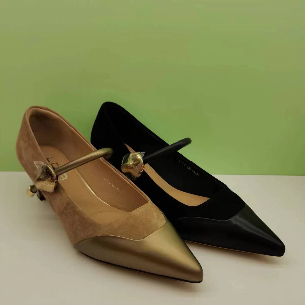 亮点女人217-2专柜女鞋羊皮气质中跟尖2024春季款浅口时装女单鞋4