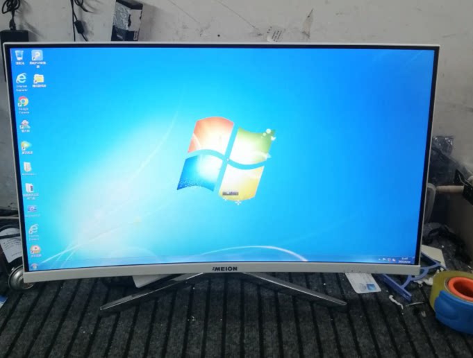 美罗32寸曲屏无边框显示器32寸led曲屏显示器