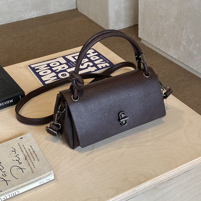 2026新款单肩斜挎包气质百搭手提包通勤软皮简约小众洋气隔层女包