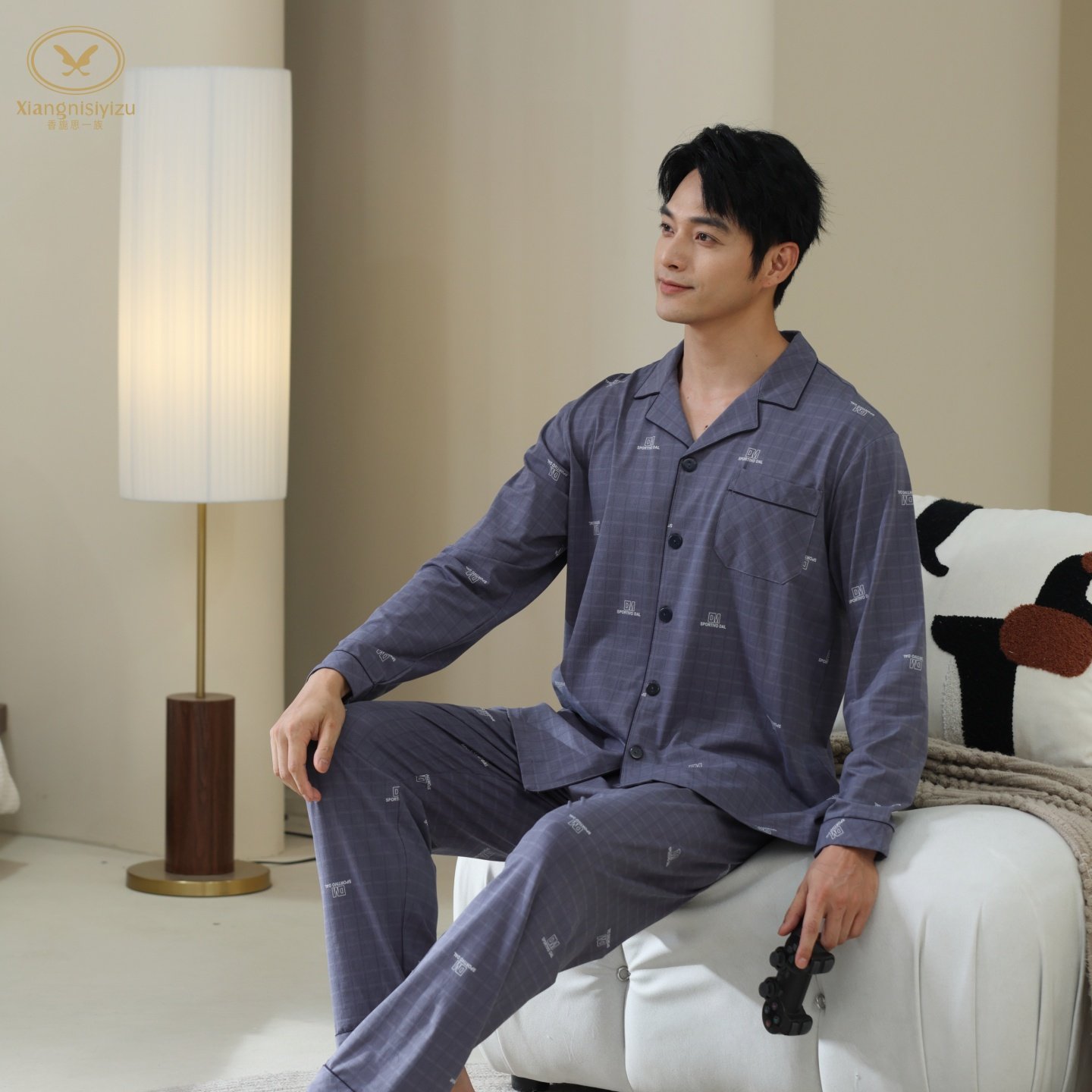 香旎思一族男休闲开扣翻领家居服