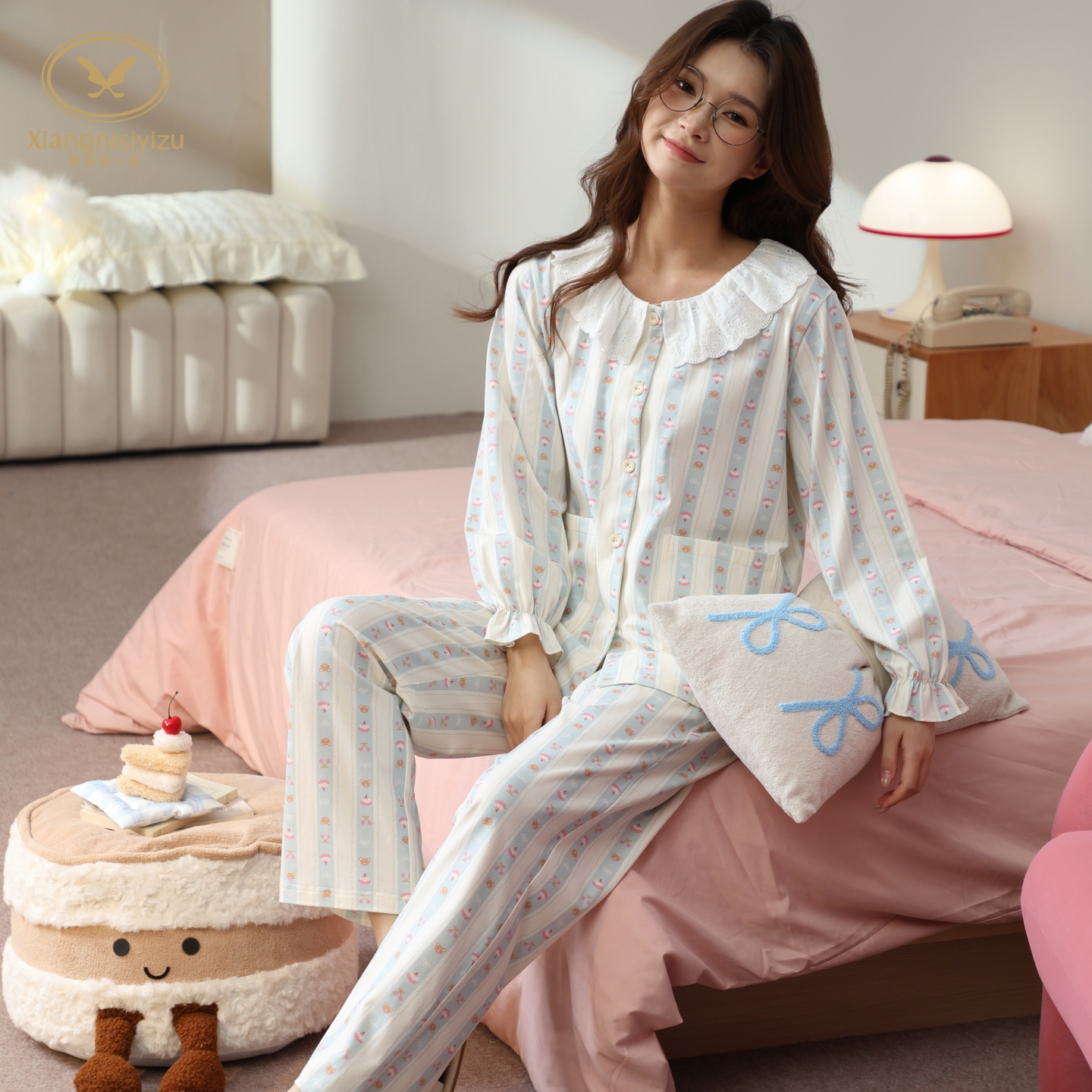 香旎思一族女秋冬开扣翻领家居服