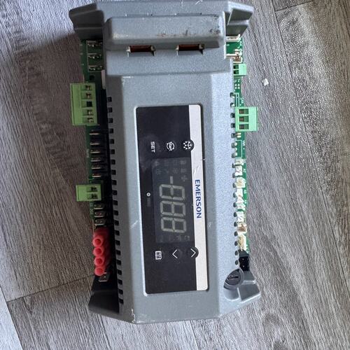 议价艾默生中温控制器XCM25D 543-0220-00 如