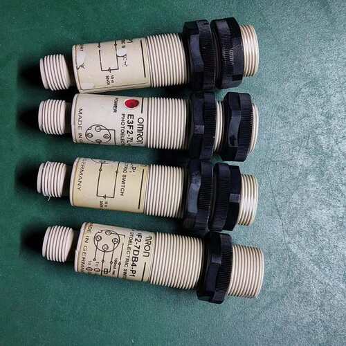 议价德国原装OMRON欧姆龙光电传感器E3F2-7DB4-P1有