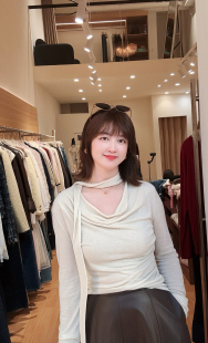 T恤女性感上衣潮 休闲气质辣妹风V字荡领飘带显瘦长袖 2025新款 时尚