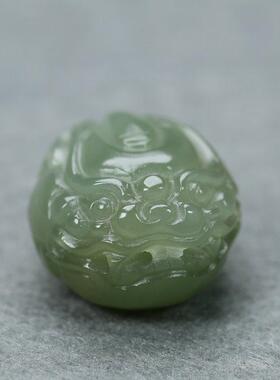 天然和田玉扁圆款貔貅玉吊坠项坠