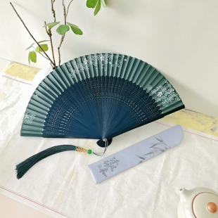 国风镂空竹制折扇绢布扇面印繁花舞蹈古风折扇适配汉服茶会氛围感