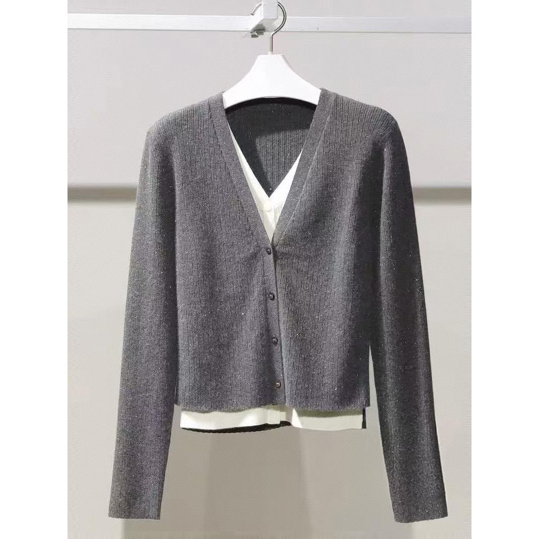 伊折扣2025冬季新款纯色V领假两件拼接针织衫上衣女1GA133581