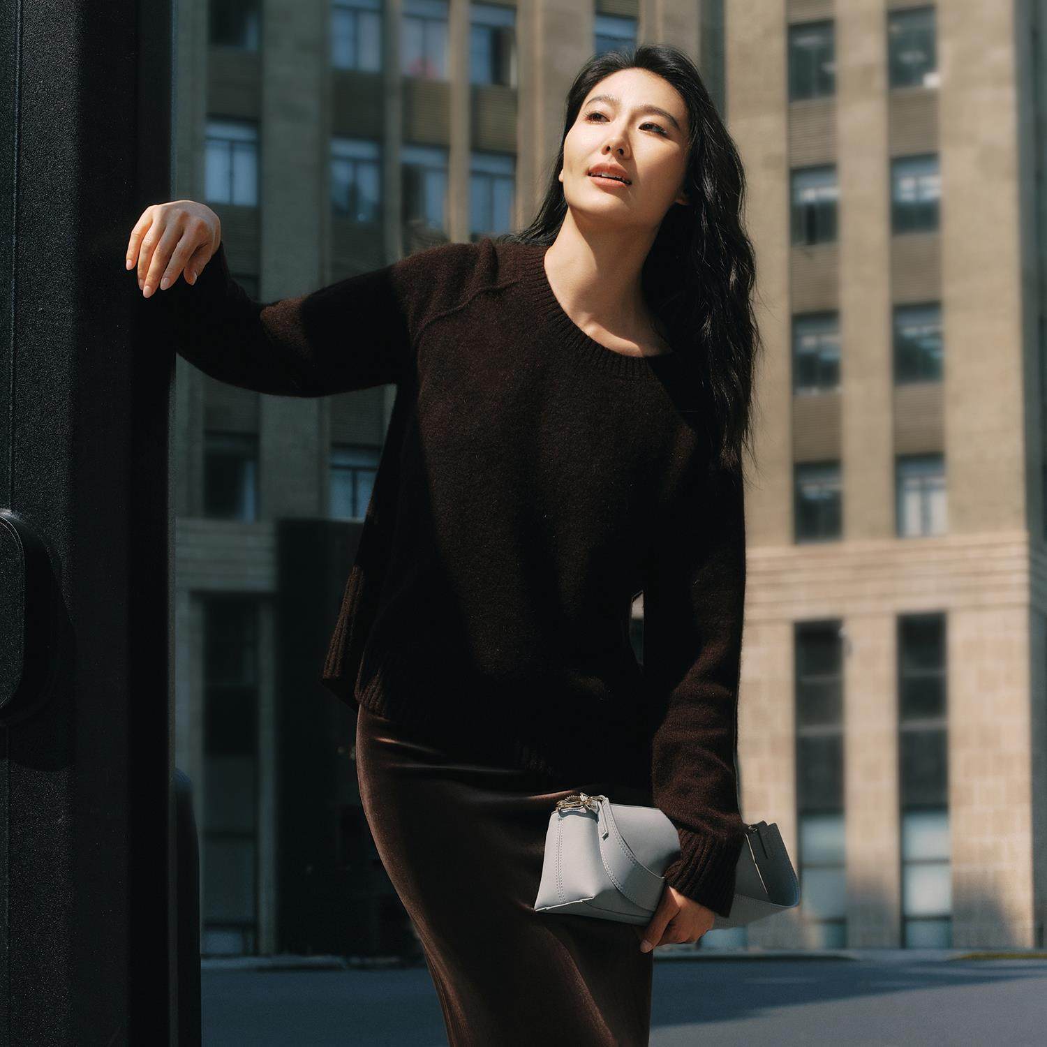 商场同款伊折扣女装2025冬装新款可咖棕简约百搭羊毛衫1GA131581