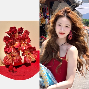 度假风红色甜美花朵耳环女小众设计串珠耳钉海边独特夸张网红耳饰