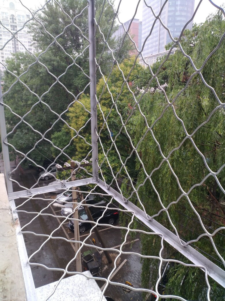 北京镀锌网花防盗窗 防护窗 网花阳台防护栏 安全防盗网 半截菜筐