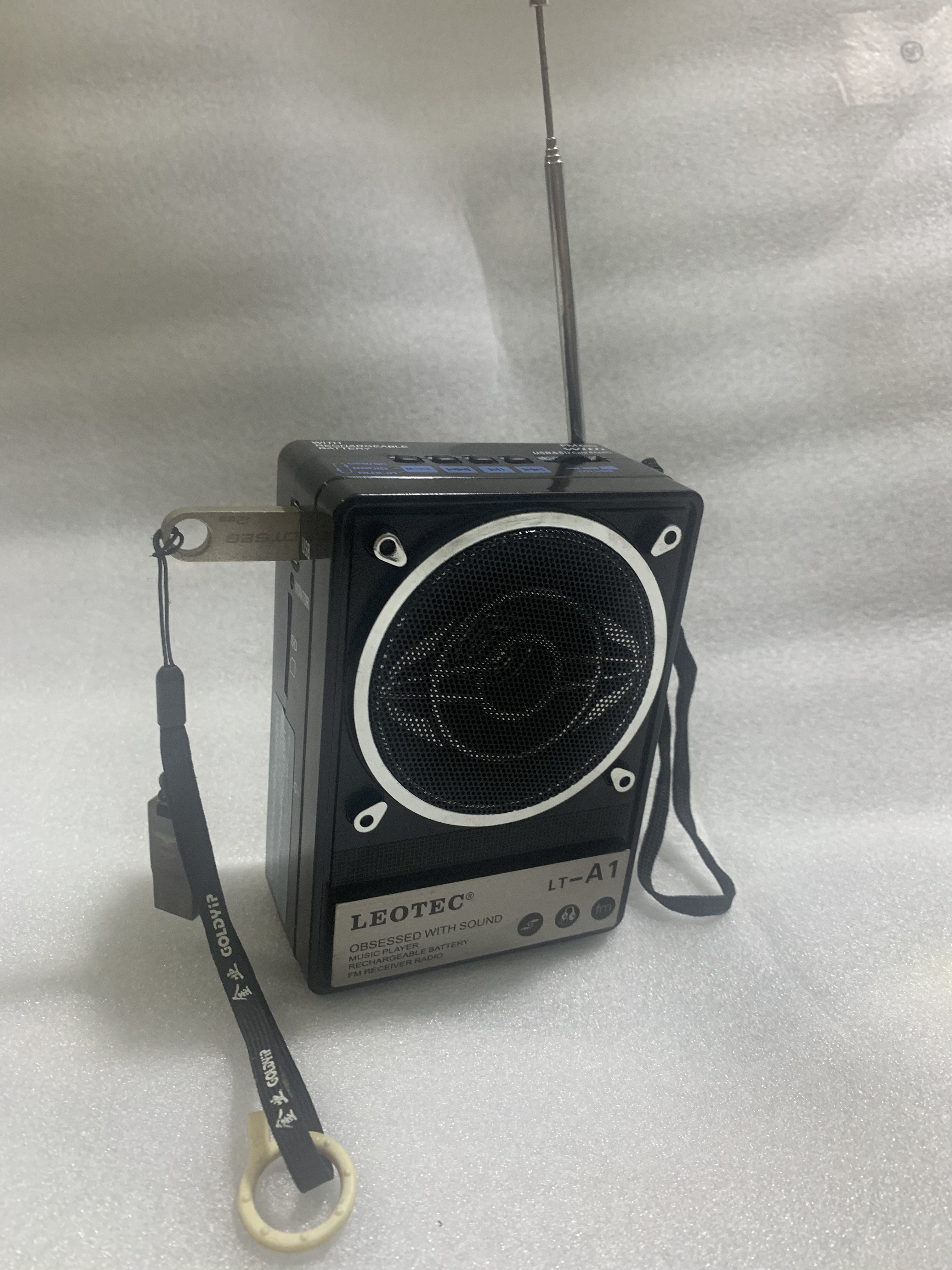 出口老人收音机 fm波段 usb播放 带喇叭 用5号干电池 声音大