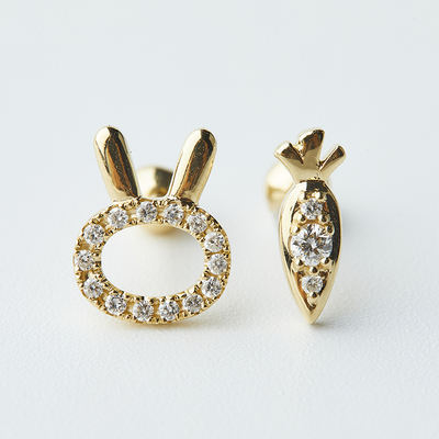 18k金钻石兔子萝卜不对称耳钉