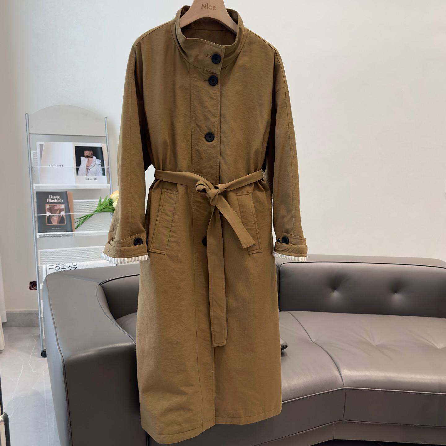 2025秋冬新款鹅绒服欧货立领羽绒服长款过膝风衣系带女通勤外套潮