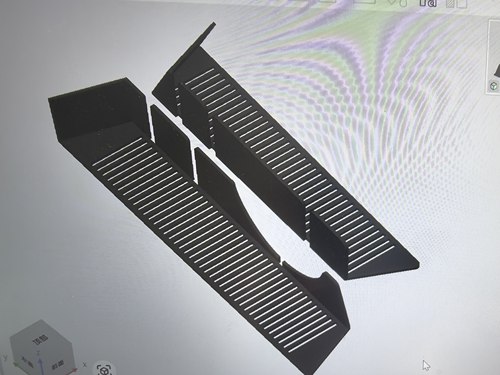 零跑A10前机盖下左右两侧树叶挡板  底部设有排水槽