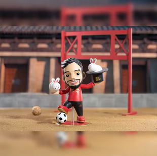 王牌化身官网b费尔南德斯曼联新春手办公仔车载摆件收藏红运当头