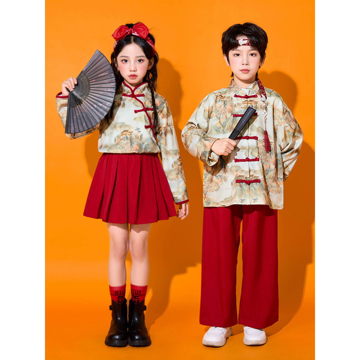 儿童元旦中国风山水画合唱演出服