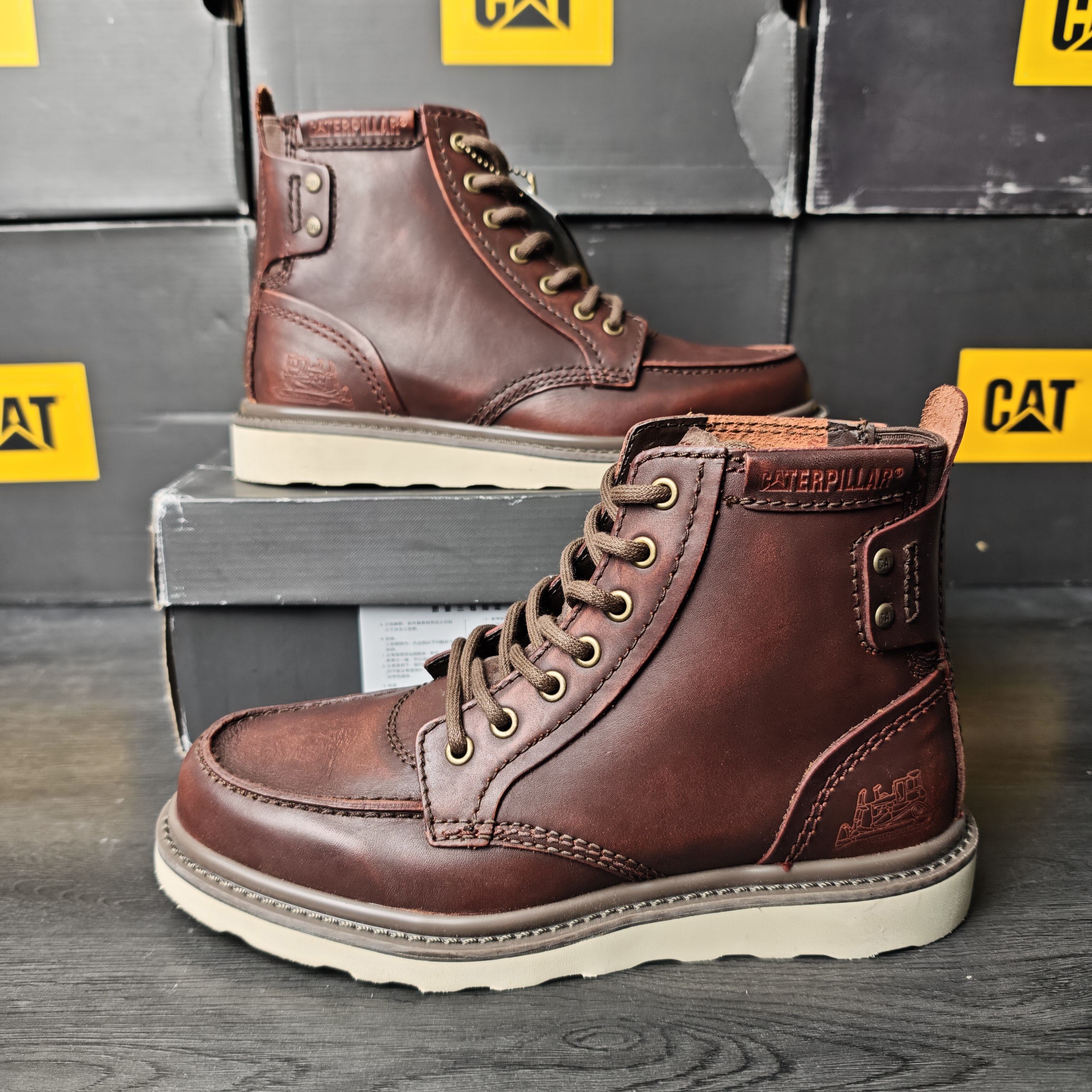 41码cat卡特男户外休息靴马丁靴油蜡皮男靴p712950无原盒