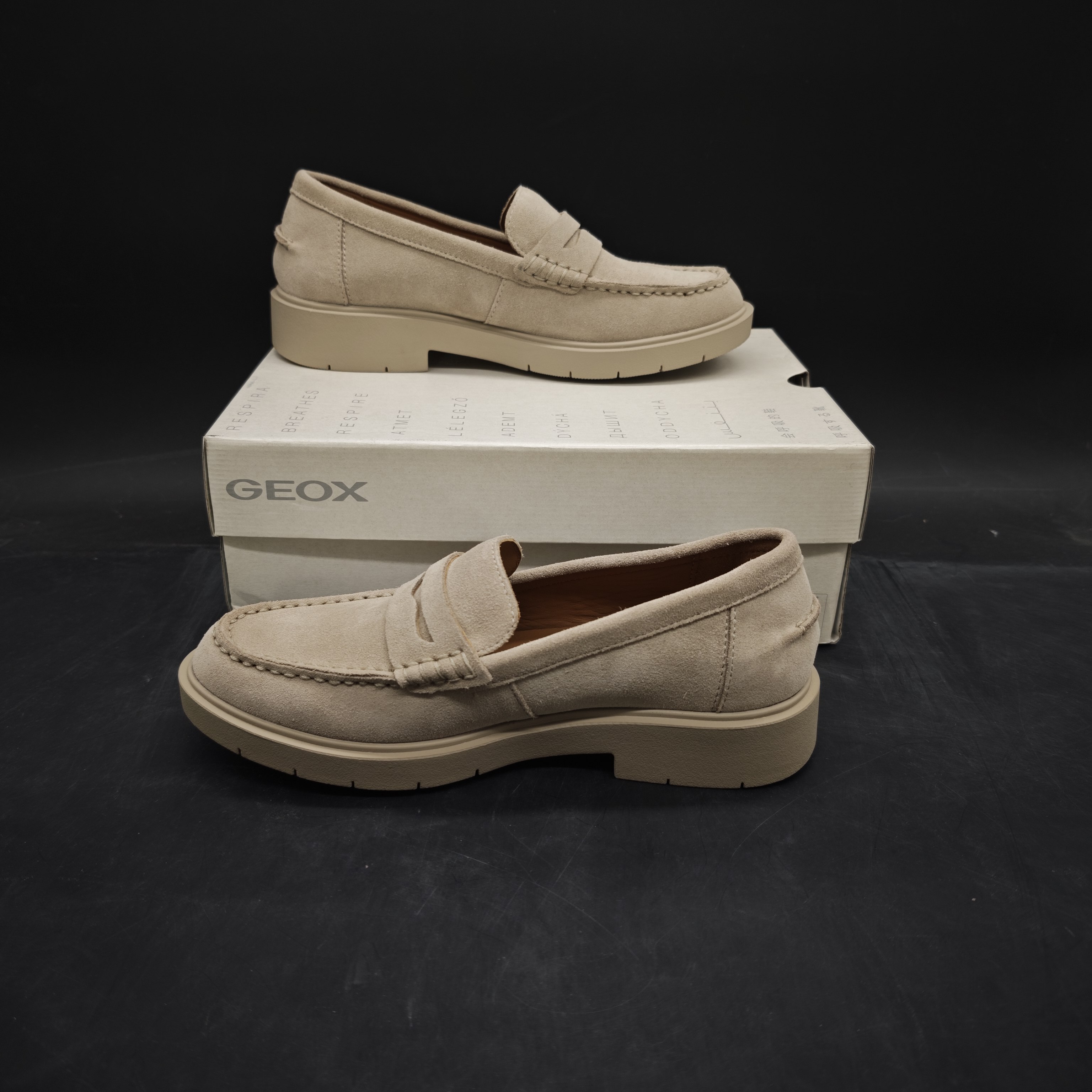 39码 GEOX健乐士女士牛皮革软面蓝气球底鞋 D25QRA  C5004