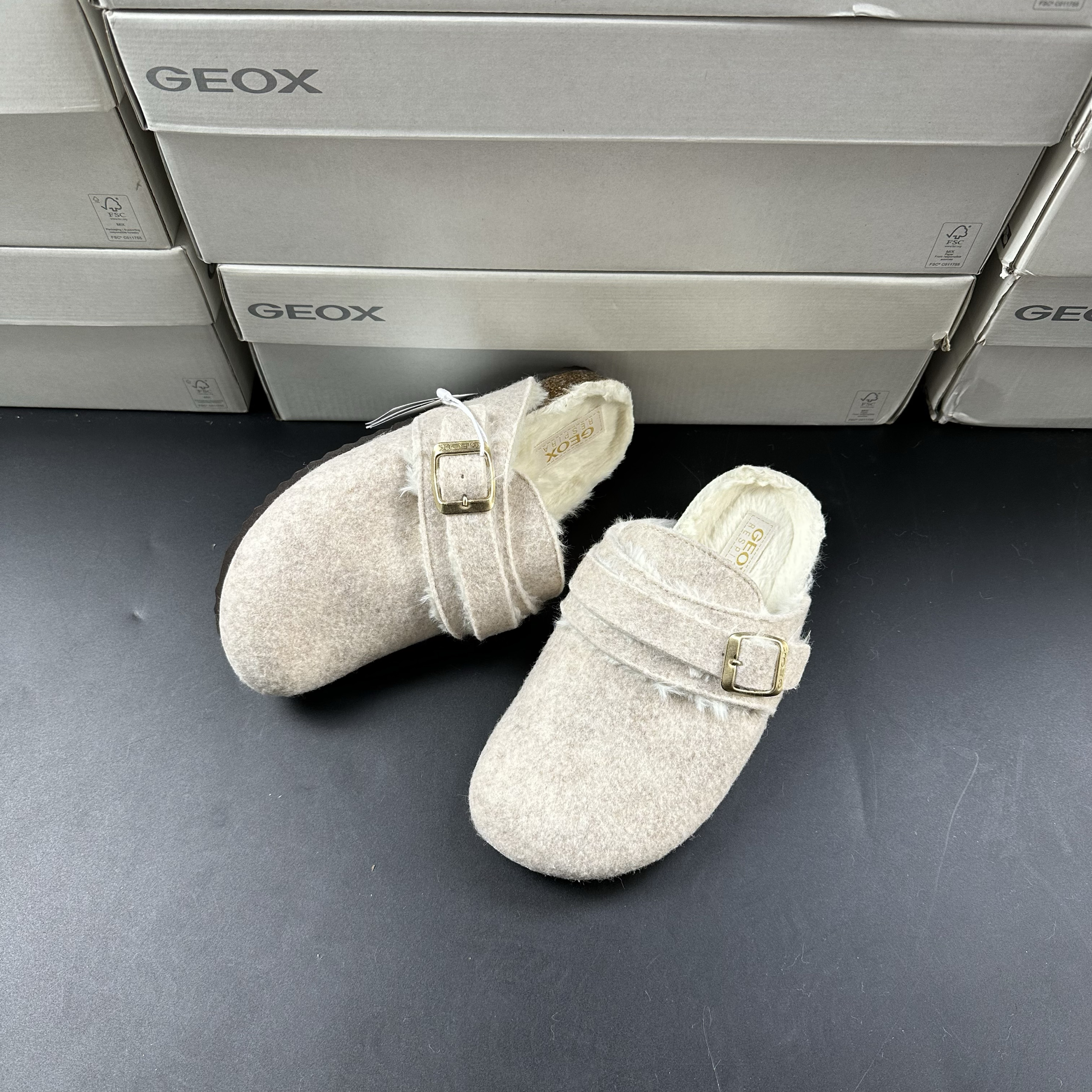 35码36码 专柜撤柜GEOX健乐士杰欧适女士织物居家鞋 D36LSB C5322