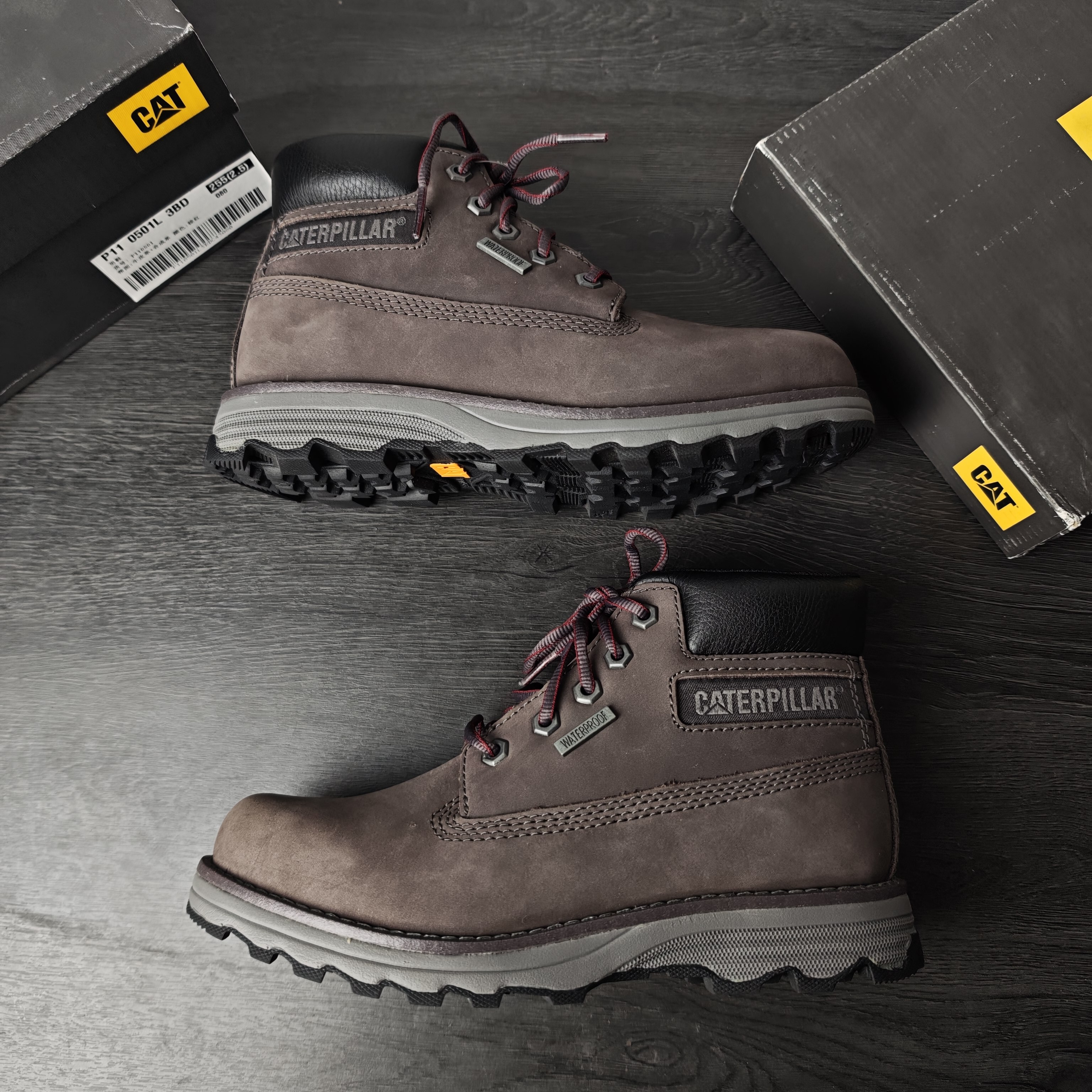 CAT卡特专柜撤柜男士头层牛皮防水防滑圆头系带及踝户外靴p725569