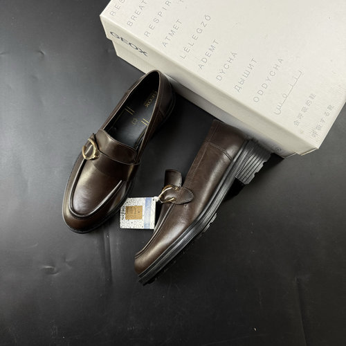 GEOX杰欧适女士牛皮革软面平底鞋D46TGC C6024