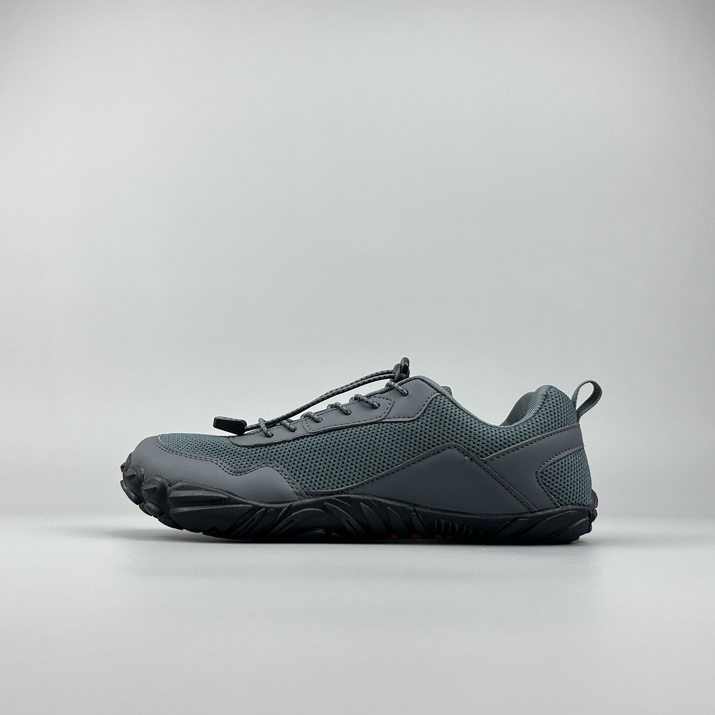 外贸男款大码户外徒步露营多场景休闲运动鞋透气五指底舒适登山鞋