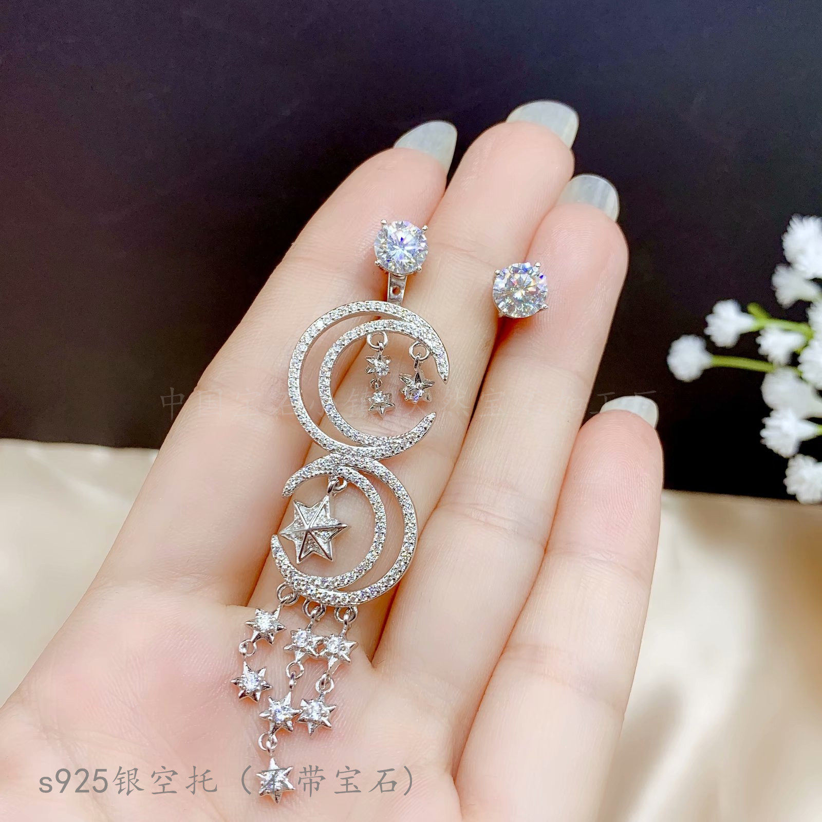 纯银圆形耳钉克拉超仙莫桑钻