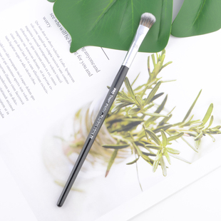 28号专业膏状眼影眼部化妆刷局部高光刷干湿乳液侧影彩妆工具一支