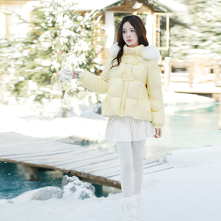 ATAR小清新俏皮减龄羽绒服套装女冬新款短款连帽外套百褶裙一整套