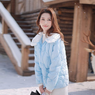 ATAR冬装新款女士木耳拼接毛毛翻领轻薄羽绒服 褶皱修身保暖外套