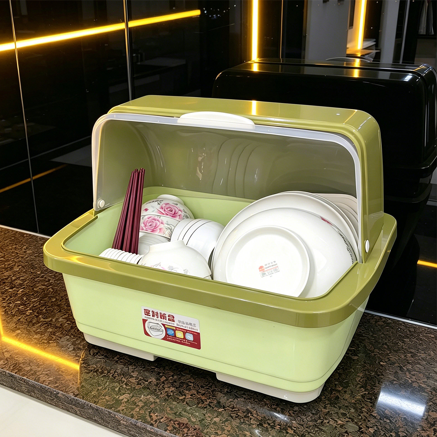 厨房沥水碗柜带盖餐具图片