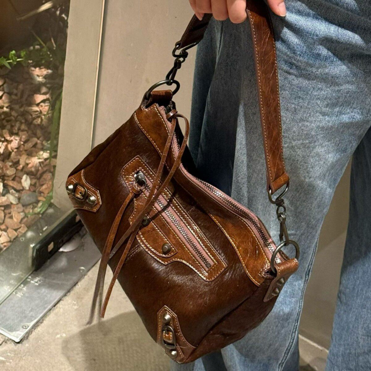马毛拼接牛皮Moto机车包斜挎