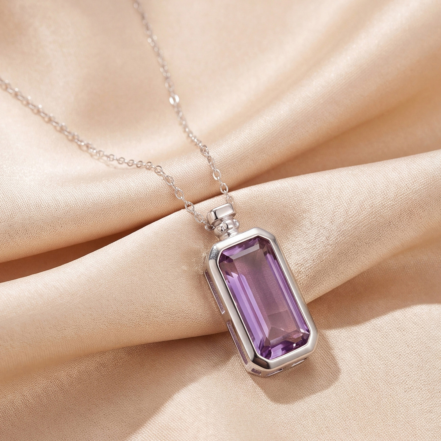 黛晶珊S925纯银镶嵌长方形天然紫色水晶吊坠女水壶形项链简约时尚
