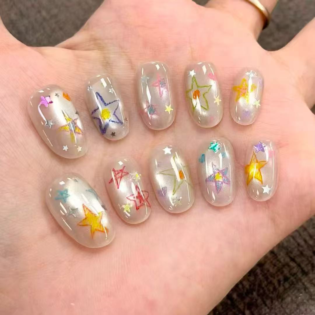 彩绘繁星穿戴甲彩色蜡笔风