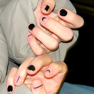 暗黑弦月高冷穿戴甲秋冬新短款小众韩系辣妹 ins风豆豆美指甲贴片