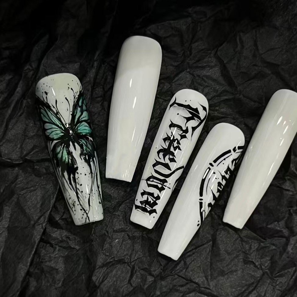 白墨青蝶穿戴甲清冷亚文化风