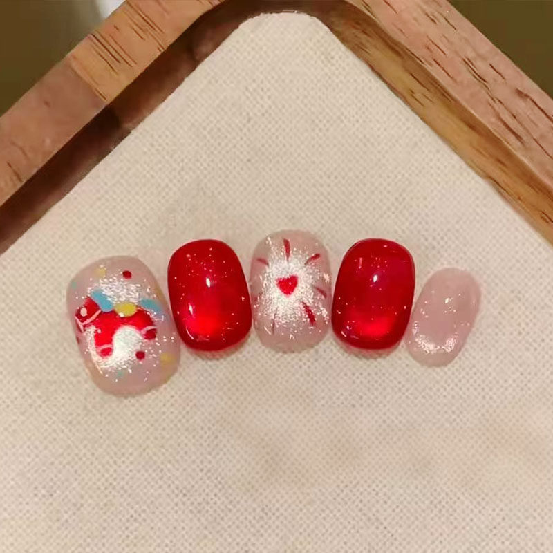 焰闪新春猫眼穿戴甲酒红色显白高级感可爱新年短爆款豆豆美甲贴片,彩妆/香水/美妆工具,穿戴甲/甲片,淘宝优惠券,粉丝福利购,淘宝优惠卷