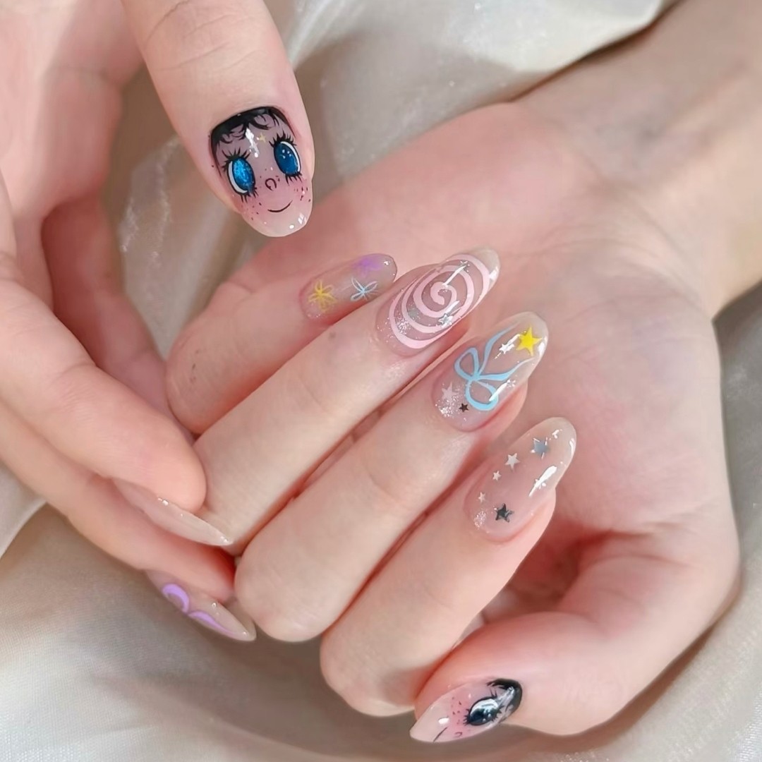 卡通少女穿戴甲清新软萌