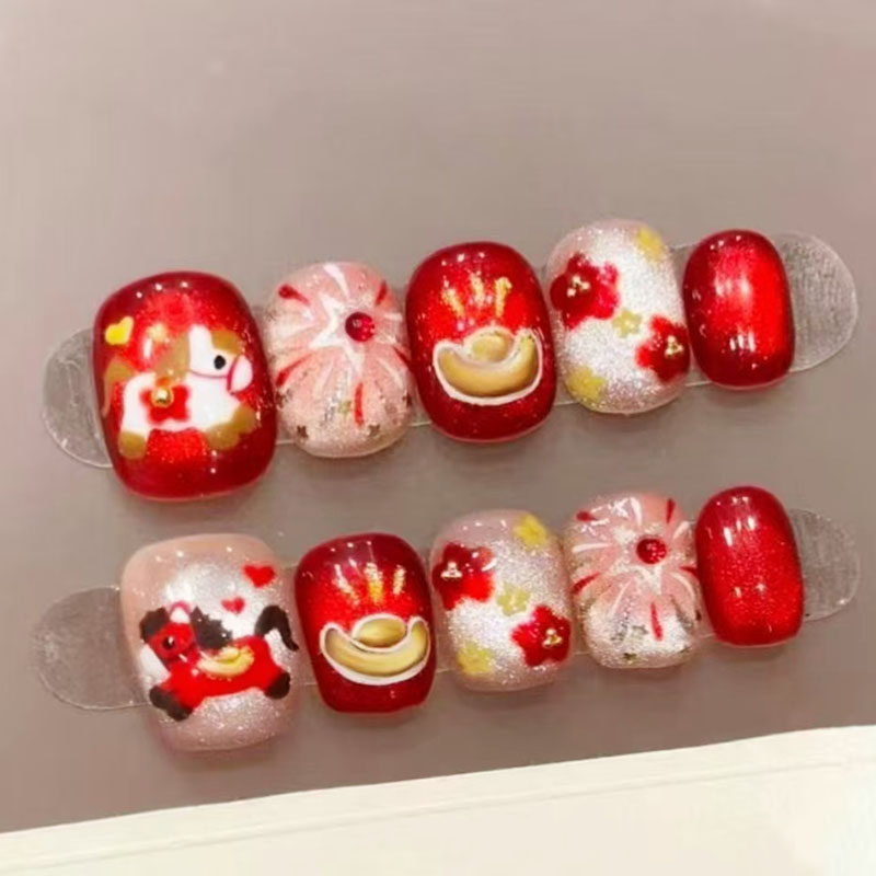 红金福宝猫眼穿戴甲可爱高级感节日常新春过马年短款豆豆美甲贴片,彩妆/香水/美妆工具,穿戴甲/甲片,淘宝优惠券,粉丝福利购,淘宝优惠卷