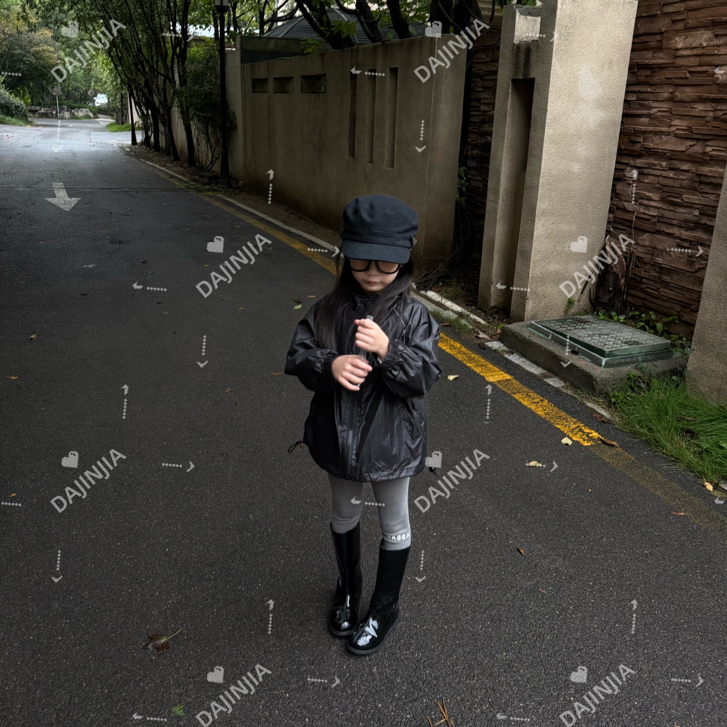 大金家童装防风冲锋衣外套