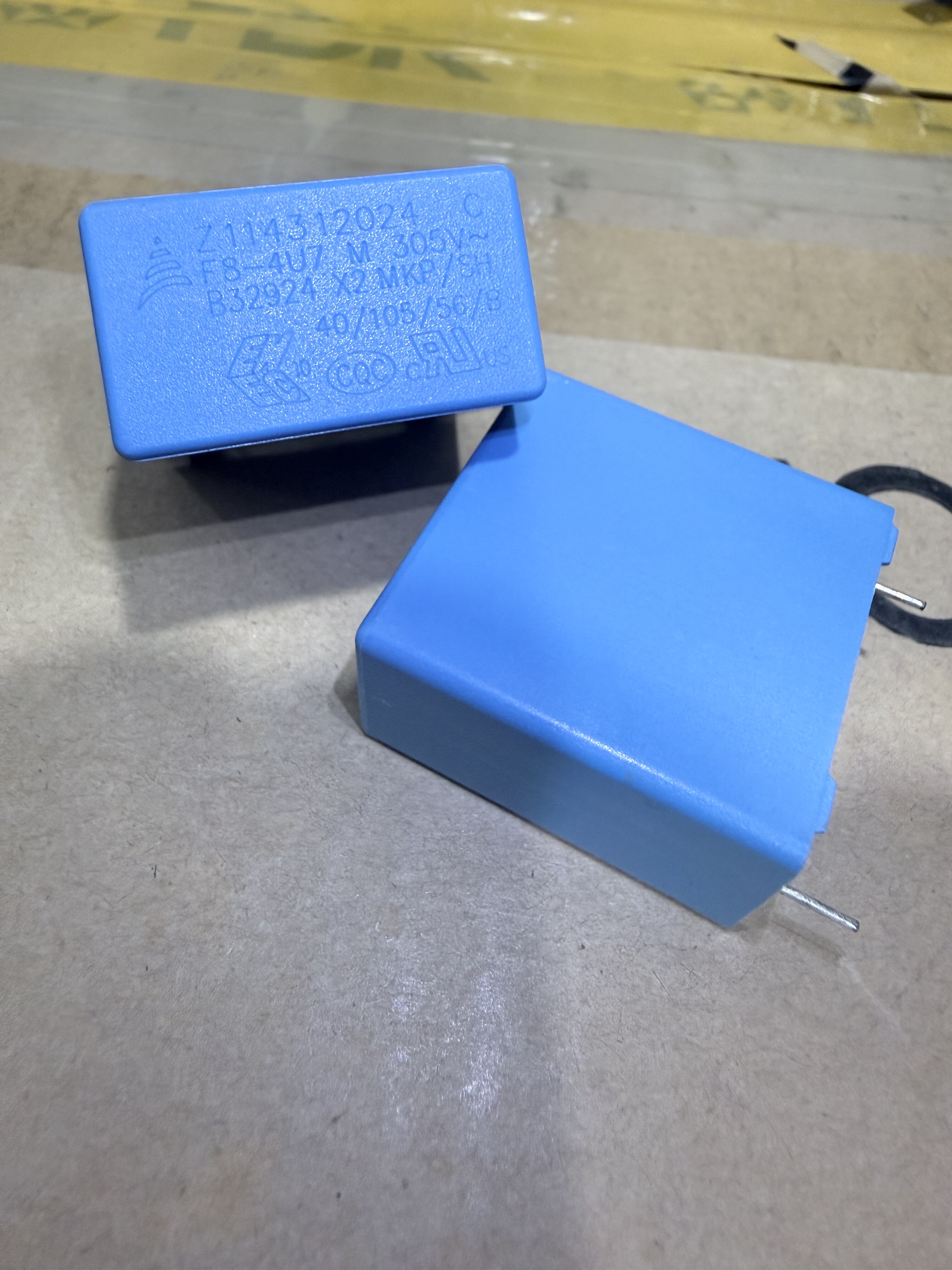 B32924C3475M 全新西门子安规电容0.47UF 305V 27MM 475 305V