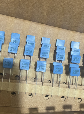 B32529C8222K289 EPCOS西门子 校正薄膜电容 222 630V 2.2NF P5